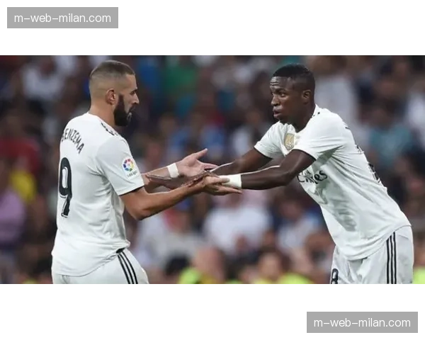 姆巴佩与维尼修斯在皇马前场的共存与战术平衡成焦点。 姆巴佩与维尼修斯在皇马前场的共存与战术平衡成焦点。