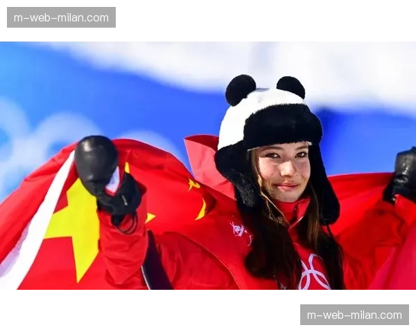 李方慧U型池摘银创个人最佳 与谷爱凌包揽冠亚军